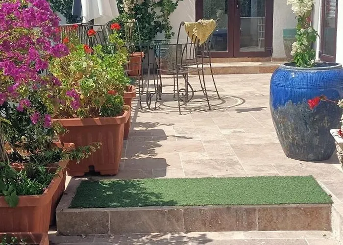 Petit Coin De Paradis A Cote De Monaco *